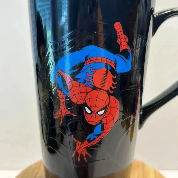 Large‎ Marvel the amazing Spider-man ceramic travel mug with lid   7” tall - Picture 2 of 6